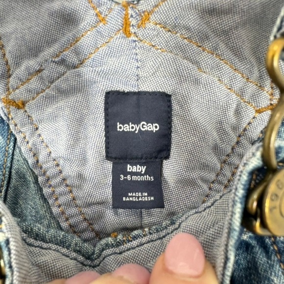 Baby Gap Denim Overalls 3-6 Months Blue Jean Adjustable Straps Cute - Picture 5 of 6